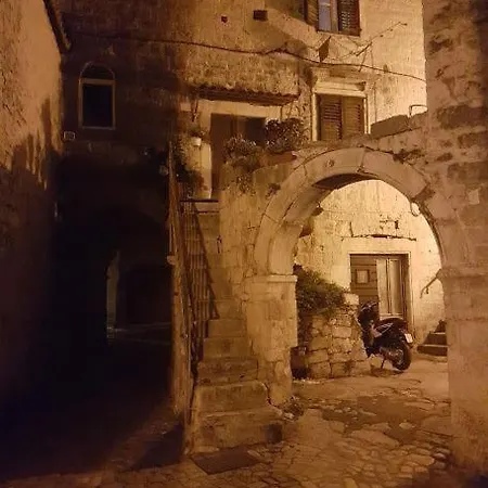 Cosy Corner 2 * Trogir